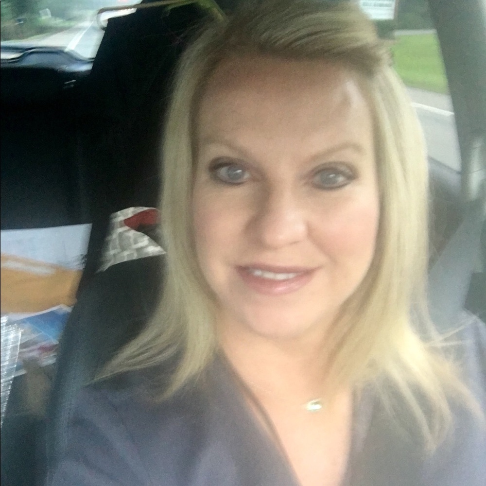 Meet your Posher, Lisa